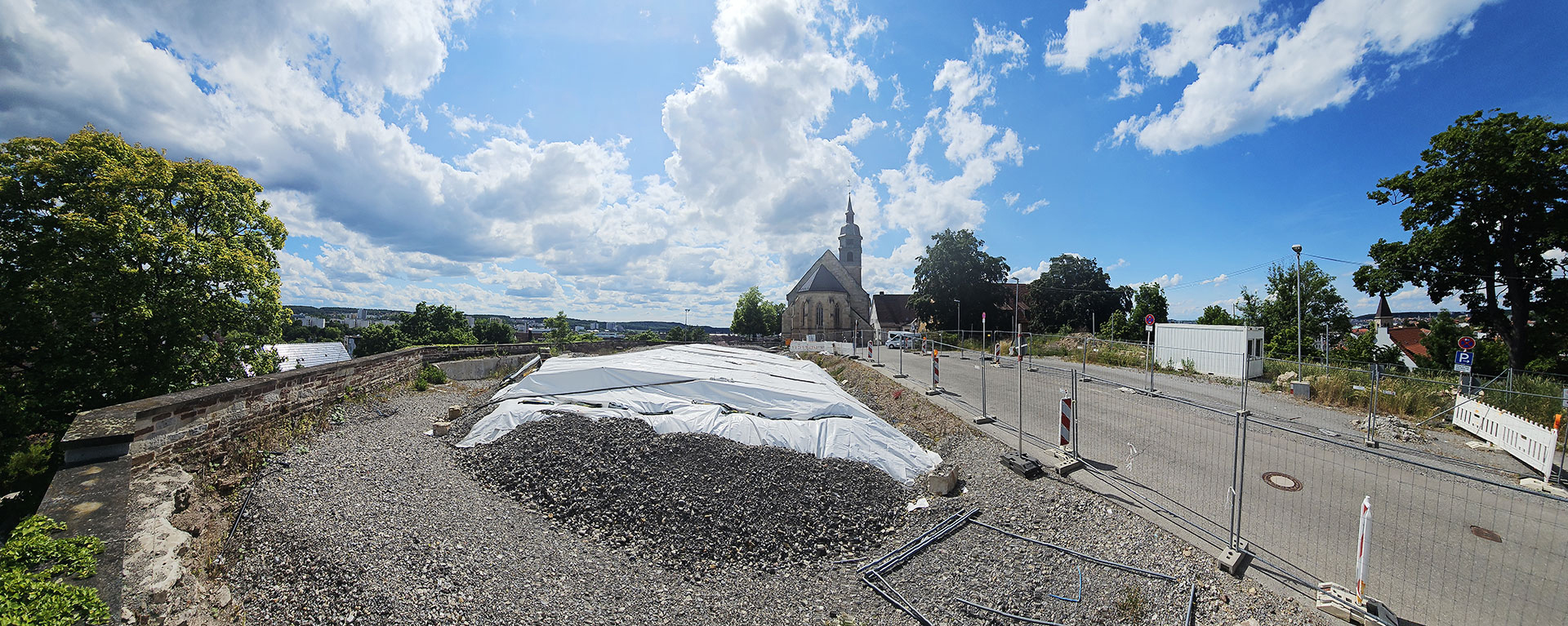 Schlossberg Böblingen 2026 mit abgedeckten Fundamenten